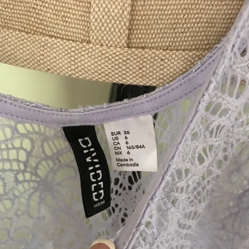 Lace tank top - Picture 2 of 3